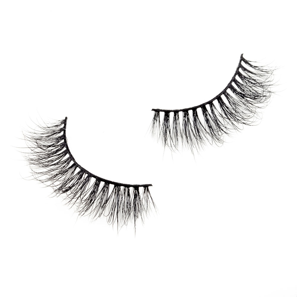 Glimify Glorious defined natural everyday false lashes